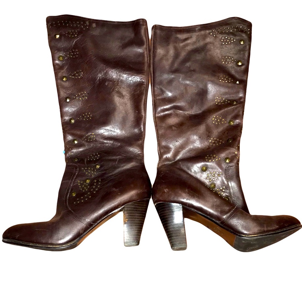 NWOT Brown/ Maroon Leather Reba size 8 with gold studs boots